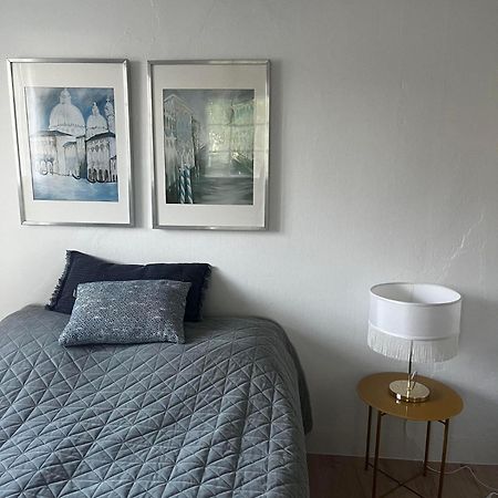 Rosenlund Gods - Kaelder B&B Sakskobing Bagian luar foto
