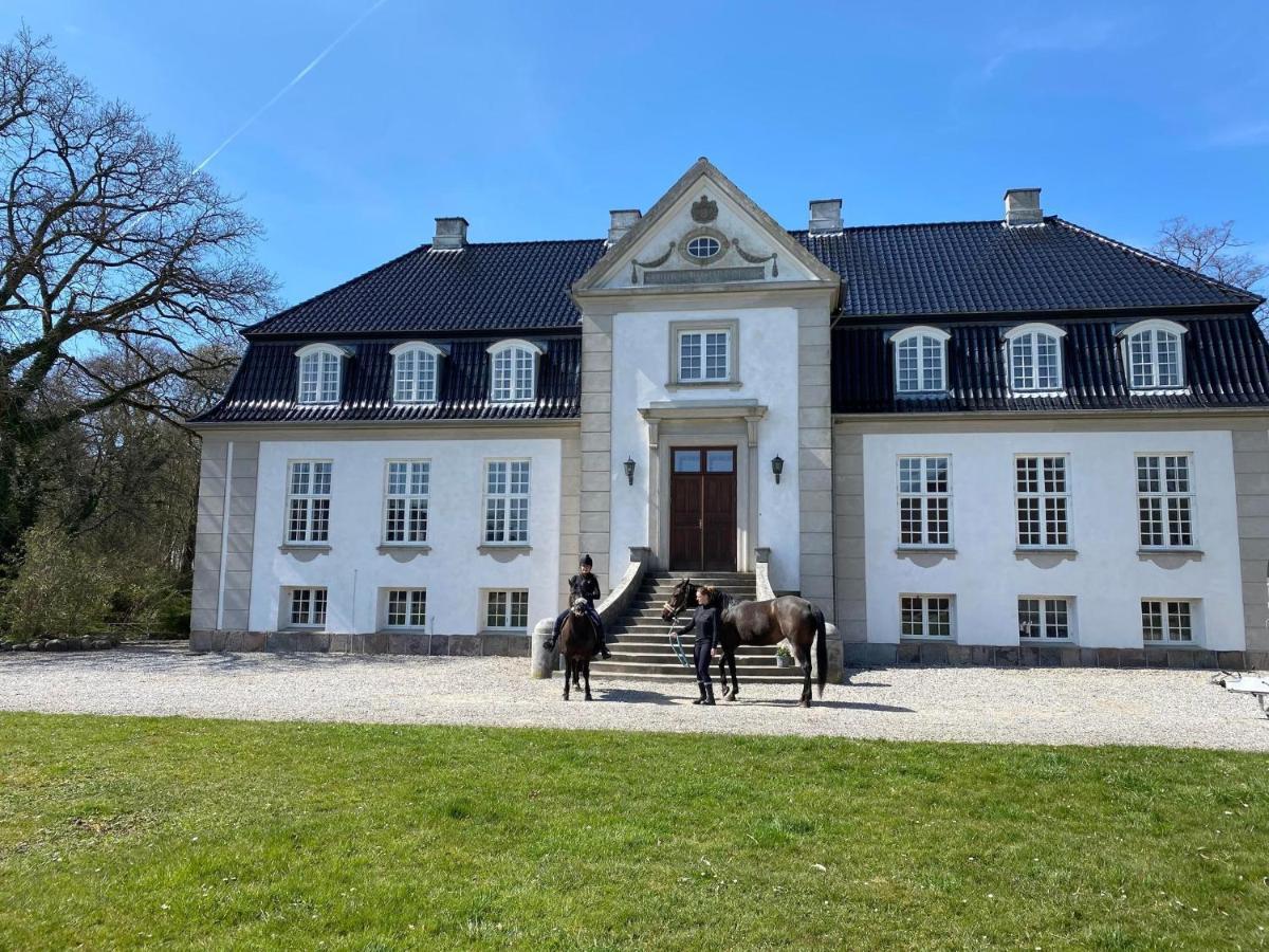 Rosenlund Gods - Kaelder B&B Sakskobing Bagian luar foto